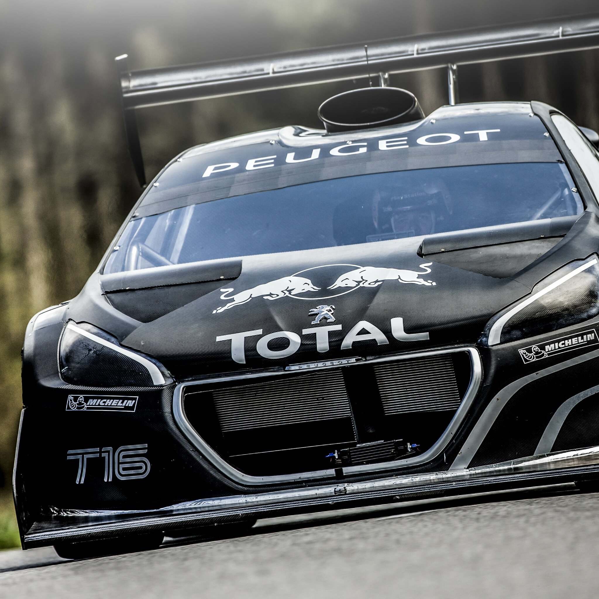 Sebastien Loeb n-are frica de inaltime! Uite ce poate face un campion pe Transfagarasanul Americii! VIDEO