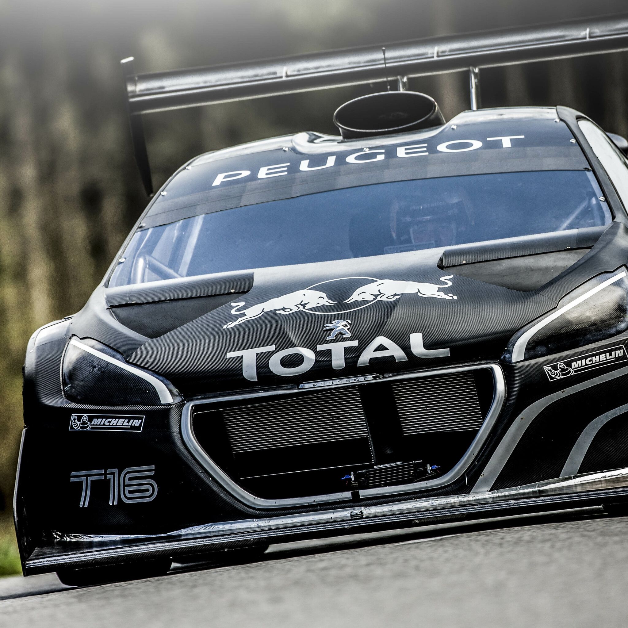Sebastien Loeb n-are frica de inaltime! Uite ce poate face un campion pe Transfagarasanul Americii! VIDEO