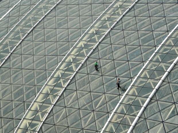 Are 5 milioane de metri patrati si propriul soare: A fost inaugurata cea mai mare cladire din lume! FOTO