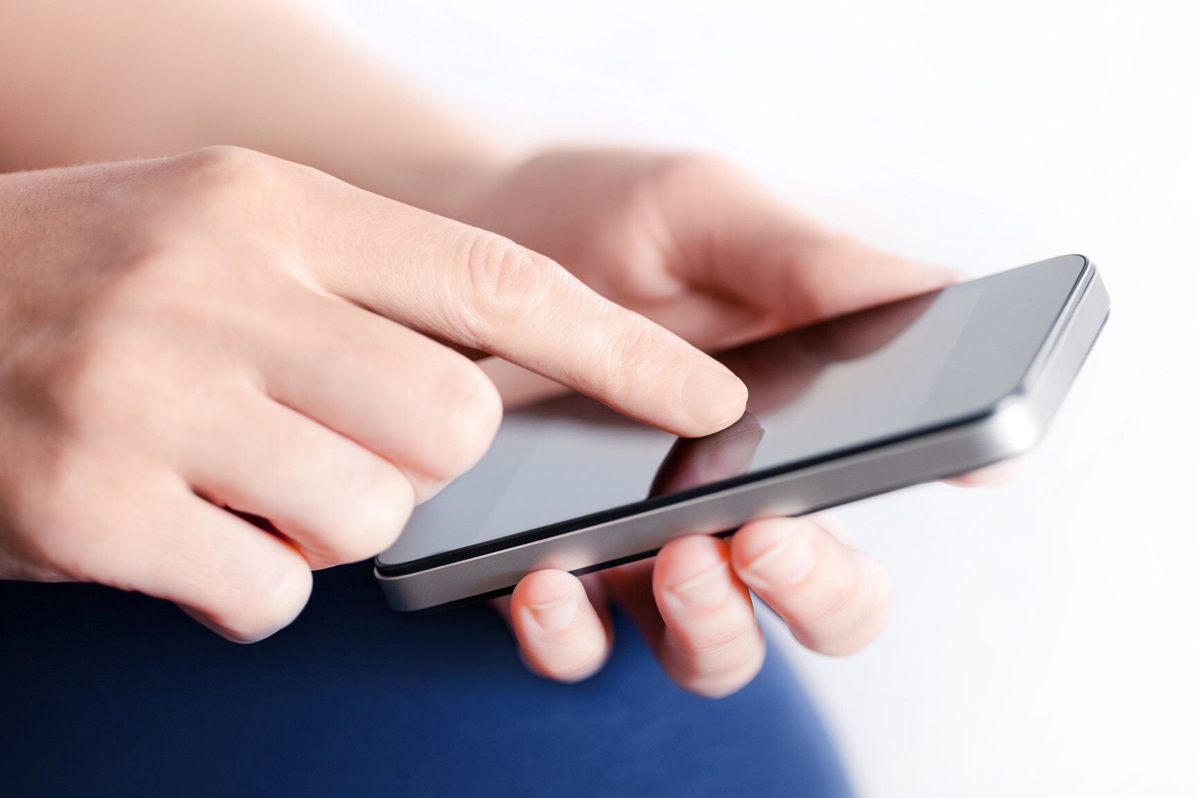 "Folosirea excesiva duce la amputare afectiva!" Cat de periculoase sunt telefoanele mobile si calculatoarele
