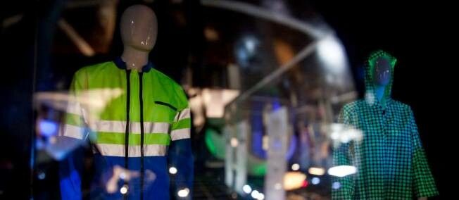 ASA arata tricou care verifica permanent starea de sanatate! Vezi unde este expus: