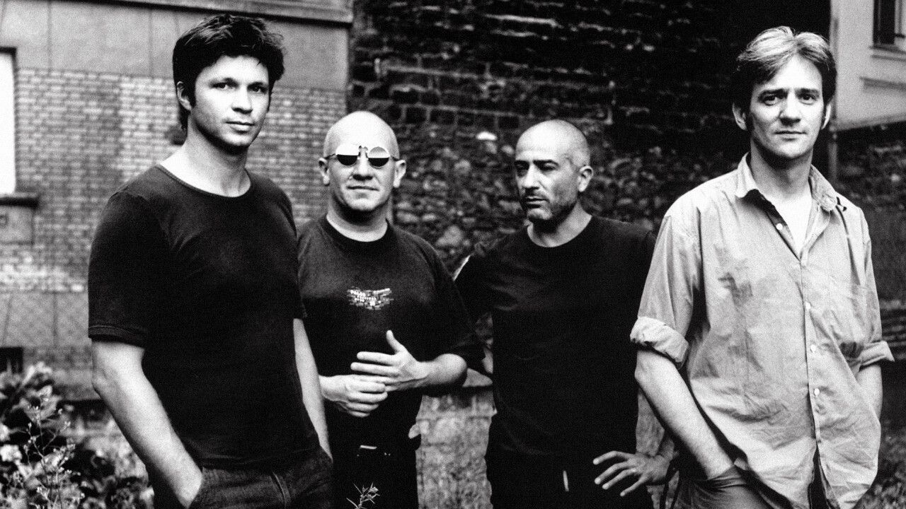 Le Vent Nous Portera: o crima, o sinucidere, 27 ani de muzica! Viata unui artist rock