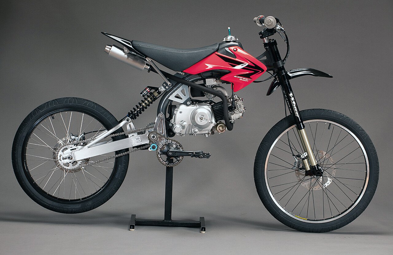 Nu e Photoshop! Ce se intampla cand combini un mountain-bike cu o motocicleta? VIDEO
