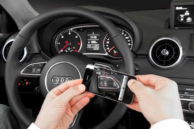 Noua aplicatie de la Audi iti explica fiecare functie a masinii. VIDEO