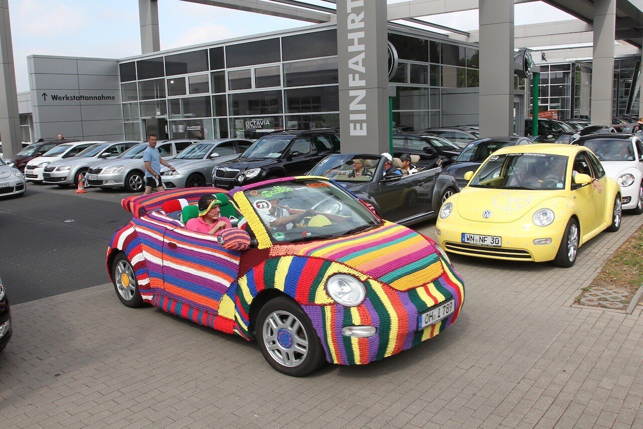 Nici bunica nu s-ar fi descurcat mai bine. Primul VW Beetle… crosetat!