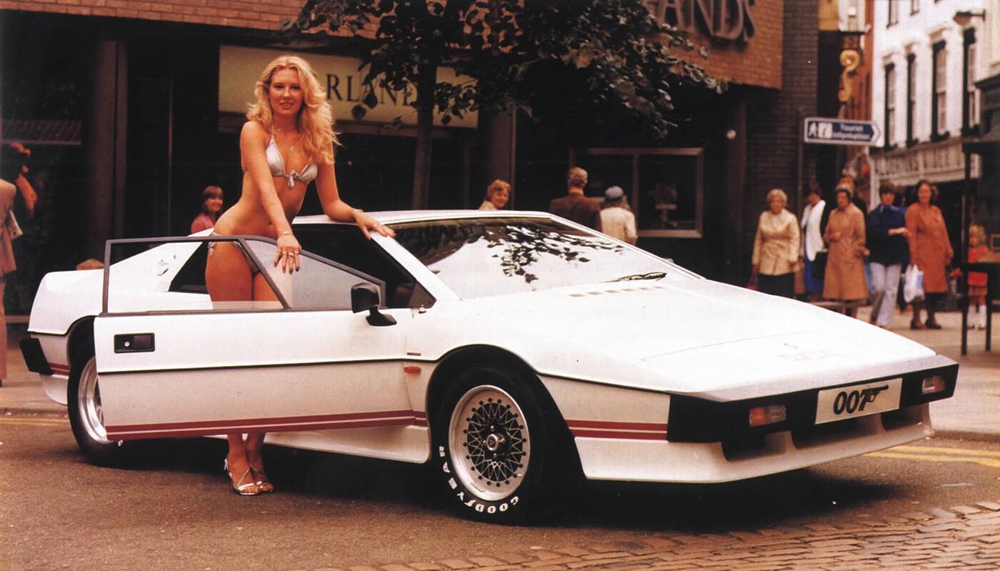 Bijuteria asta din James Bond s-a vandut! Vezi pe ce suma: FOTO