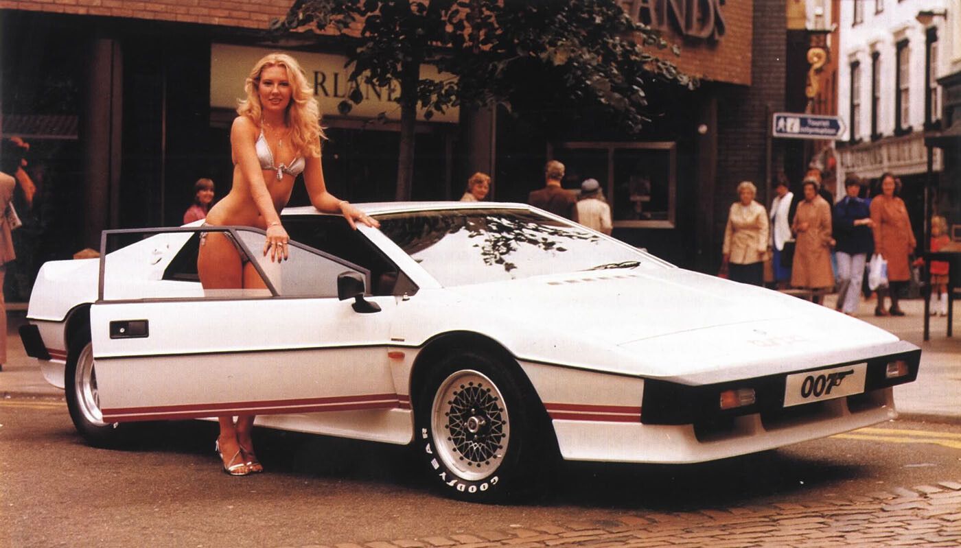 Bijuteria asta din James Bond s-a vandut! Vezi pe ce suma: FOTO