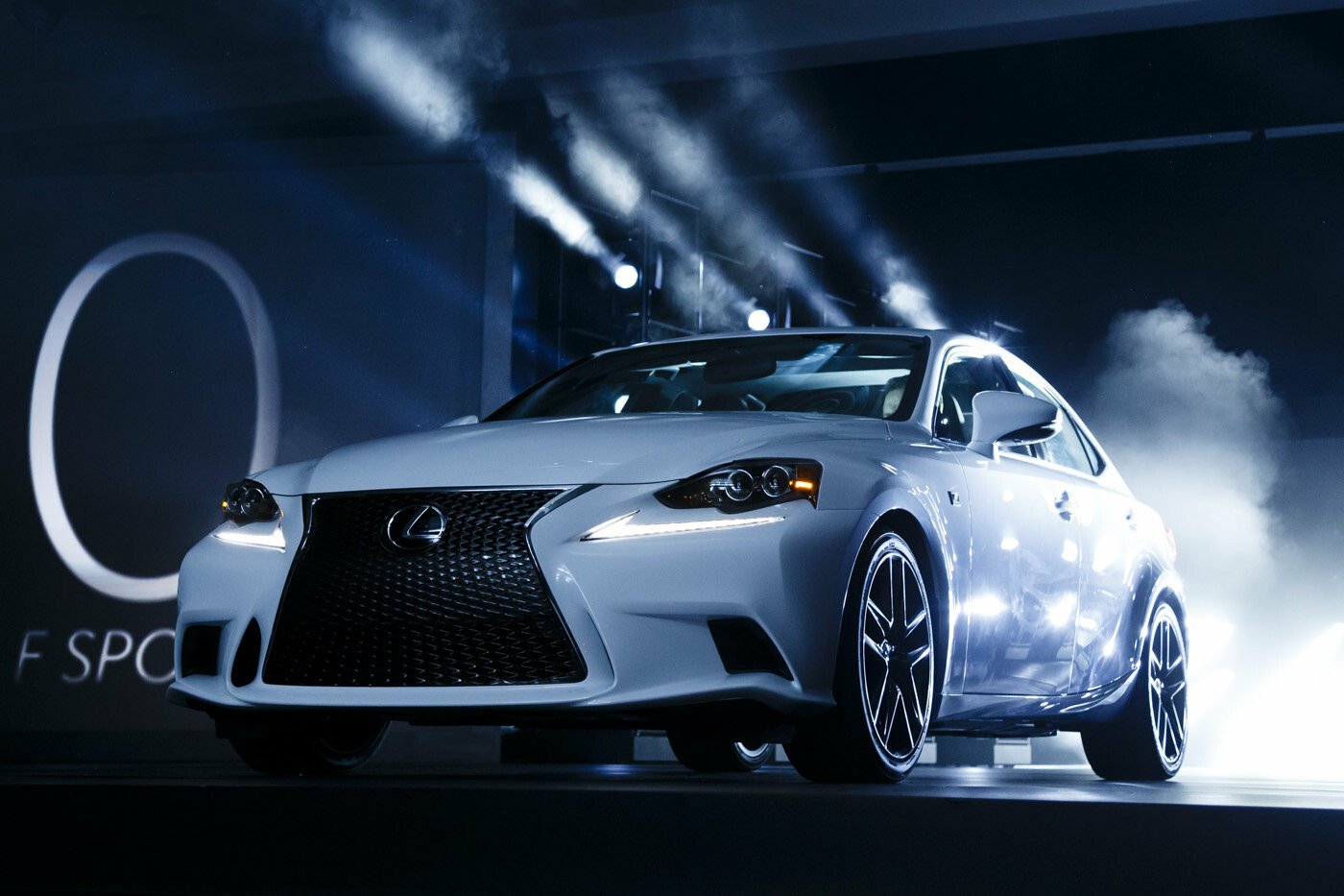 Cel mai tare TEST facut vreodata pentru un prototip: LEXUS a probat noul hybrid la fel ca intr-un joc VIDEO, numai ca in realitate: