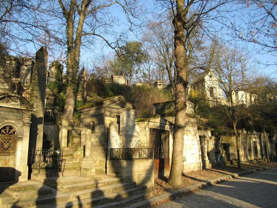 Bucurestiul are unul dintre cele mai frumoase cimitire din Europa: Care sunt "gradinile cu suflete" din Romania care atrag mii de turisti: