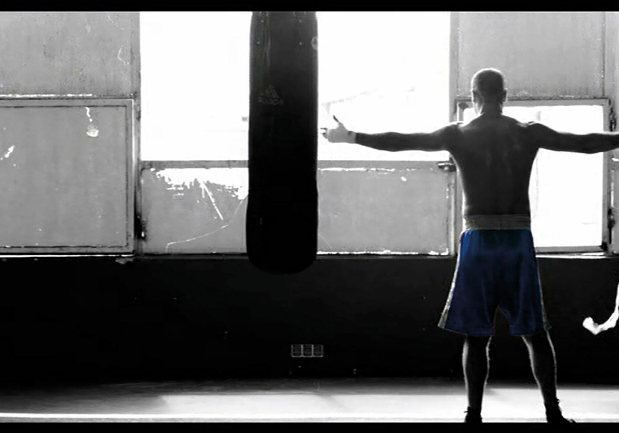 Lucian Bute te antreneaza in Real Men Camp