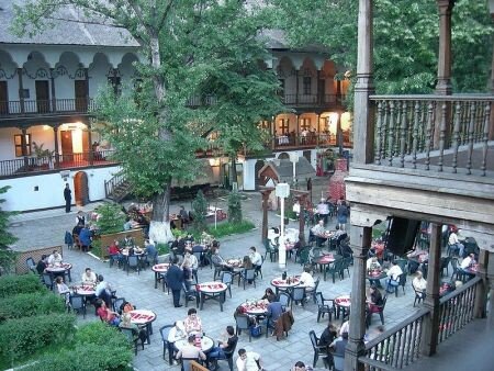 In ce s-au transformat astazi fostele palate, hanuri sau case boieresti ale Bucurestiului:
