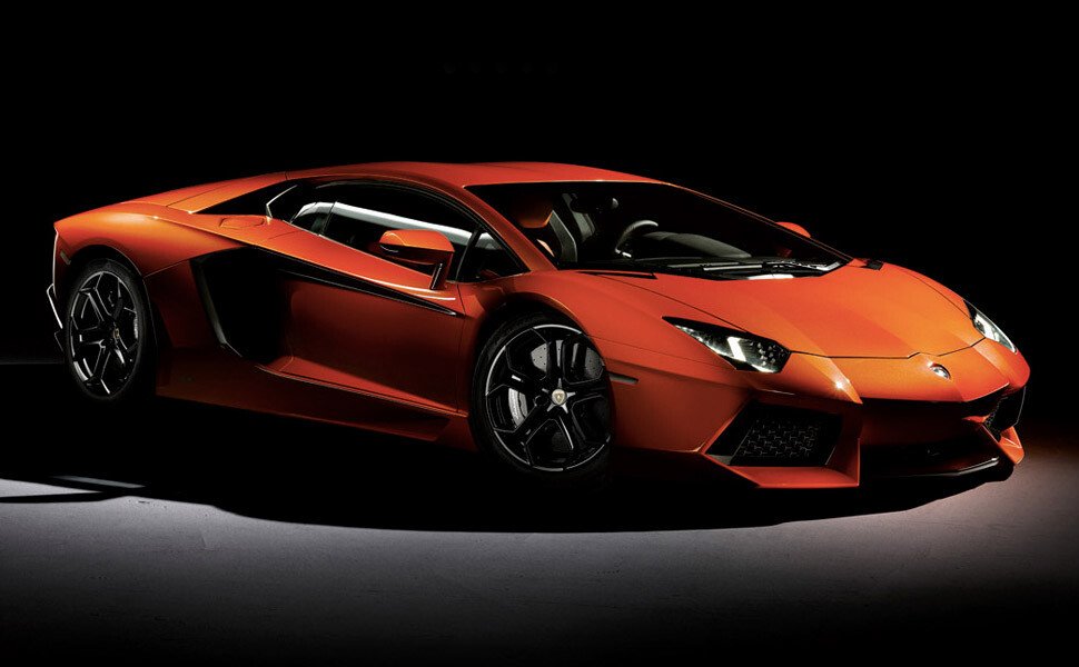 Cum arzi 1 milion de dolari: 3 Lamborghini in flacari pe autostrada! VIDEO