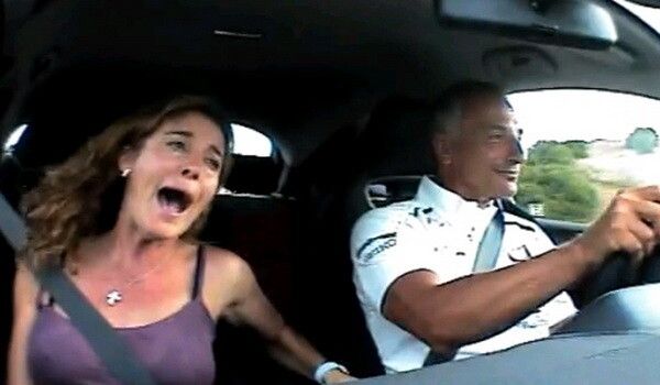 Reactia sotiei lui Riccardo Patrese cand pilotul conduce ca la curse! VIDEO