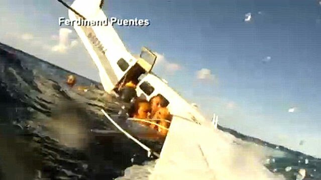 Era in avion si a filmat momentul prabusirii! VIDEO