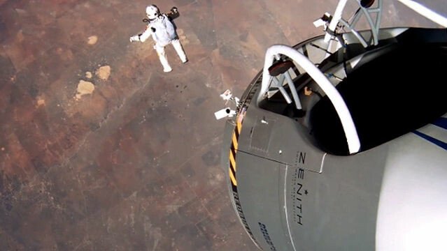 Ce a vazut Felix Baumgartner in timpul coborarii! VIDEO