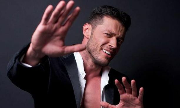 Cate fete intra in masina lui Victor Slav? Toate. VIDEO