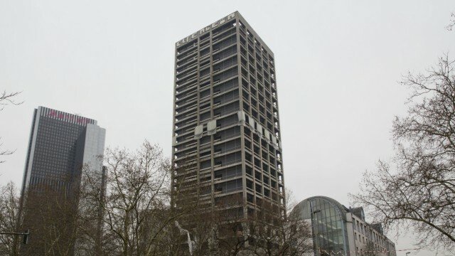 Cum a fost demolat un bloc de 116 metri! VIDEO