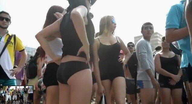 Sute de persoane au marsaluit in lenjerie intima pe strazile din Medellin! Vezi motivul: VIDEO