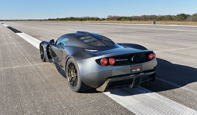 ADIO Bugatti Veyron: Asta e cea mai rapida masina de serie din lume! VIDEO