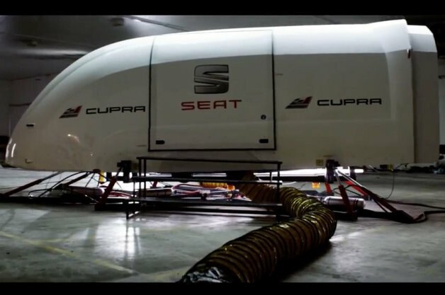 S-au urcat in simulator sa testeze cel mai rapid Seat Cupra din istorie: Cand au iesit au crezut ca nu vad bine: Ce s-a intamplat VIDEO