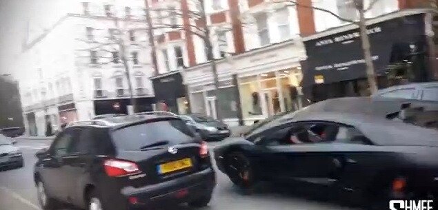 A facut praf un Lamborghini Aventador de 300.000 de lire! Vezi cum s-a intamplat accidentul: VIDEO