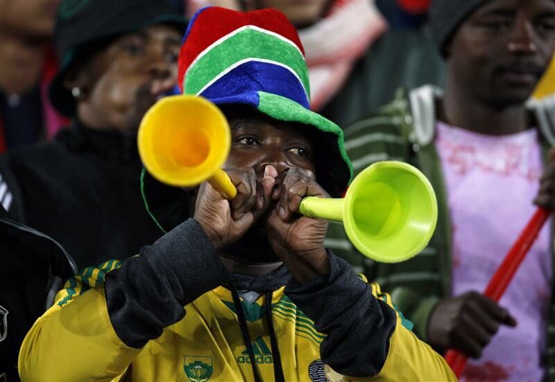 Cosmarul jucatorilor: Cu ce va fi inlocuita vuvuzela sud-africana in Brazilia: Deja s-au vandut 300.000