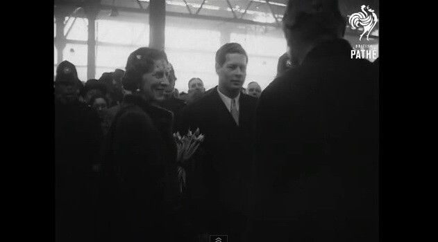 Imagini cu Regele Mihai la scurt timp dupa abdicare, aparute pe net ! VIDEO