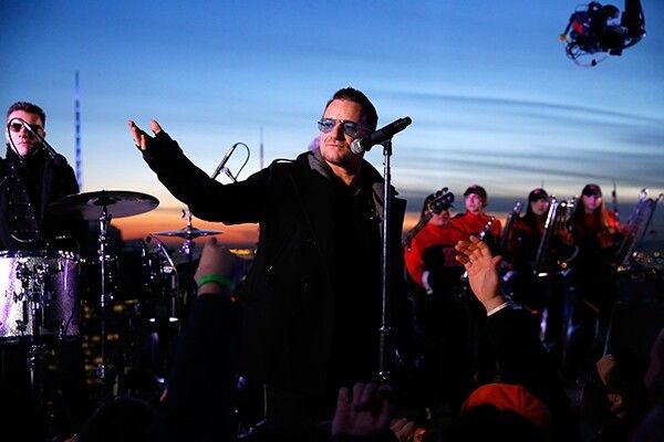 U2 sunt pe 6: Topul celor mai bogati muzicieni!