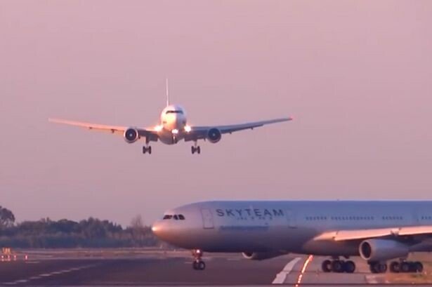 2 avioane au fost aproape de coliziune la decolarea de pe aeroportul din Barcelona: Evitarea unei catastrofe, surprinsa pe camera! VIDEO