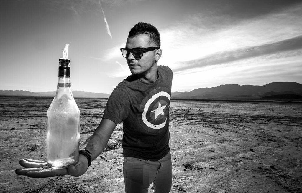 "Incercati sa va feriti de cocktailurile care pe langa alcool au in componenta mult lichior, creme de whisky sau diferite siropuri!" Interviu cu Valentin Luca