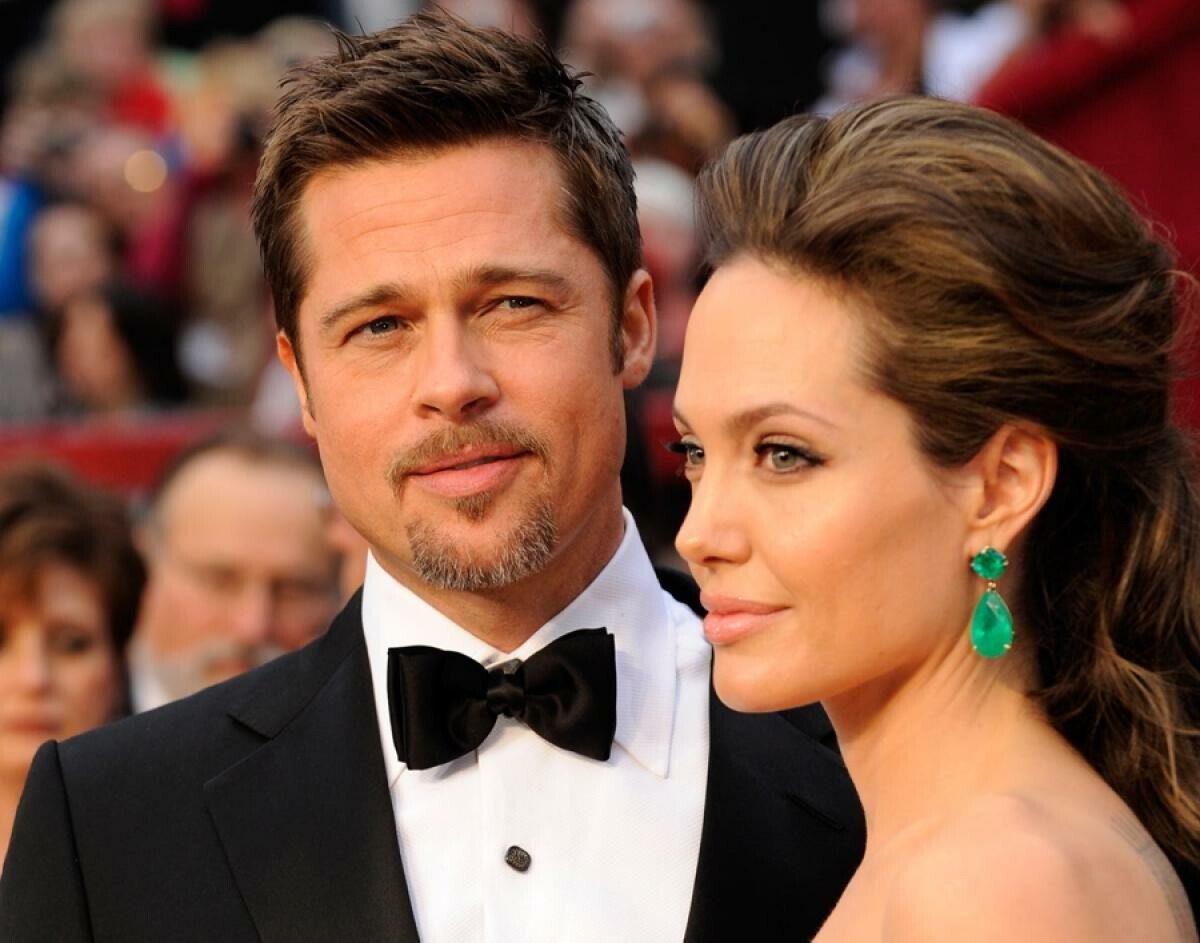 Asa arata ceasul de 3 milioane de dolari primit de Brad Pitt, cadou de nunta, de la Angelina Jolie! FOTO