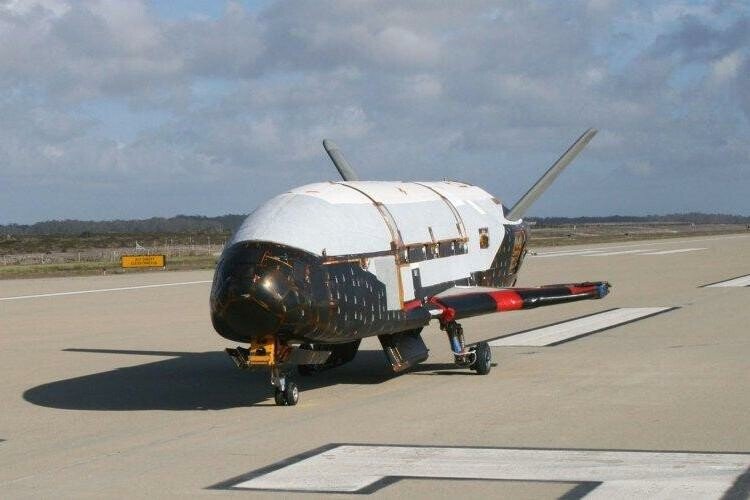 Un avion spatial misterios va ajunge in curand pe Terra! VIDEO