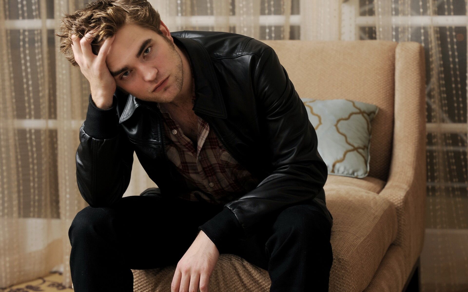 Robert Pattinson e pe 3: Ei sunt cei mai bogati artisti britanici tineri