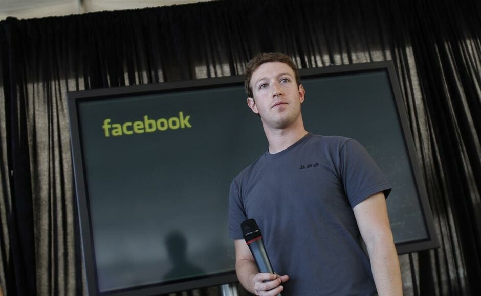 Motivul pentru care Mark Zuckerberg poarta zilnic acelasi gen de tricou! FOTO