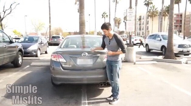 Cea mai buna metoda de a te razbuna pe cei care parcheaza pe doua locuri: VIDEO