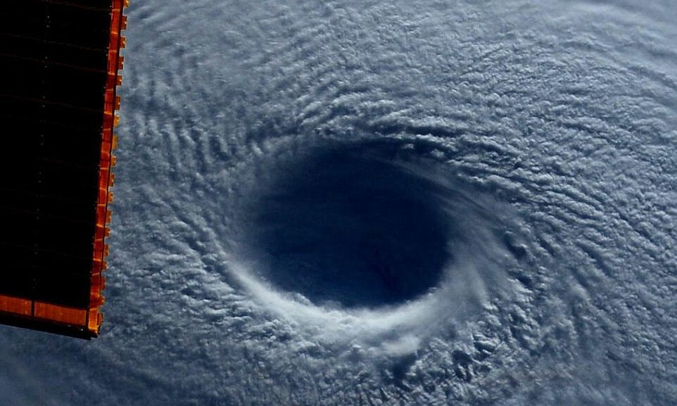 Aceasta este cea mai puternica furtuna surprinsa Anul acesta pe Pamant: VIDEO