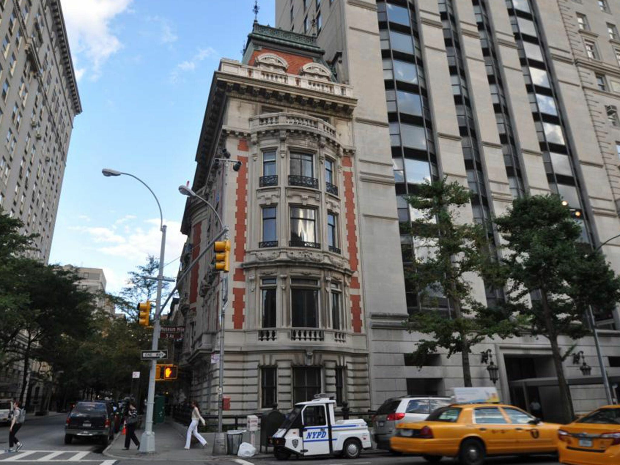 Unul dintre cei mai bogati oameni din lume si-a pus in vanzare resedinta din Fifth Avenue din Manhattan: La cat este evaluata: