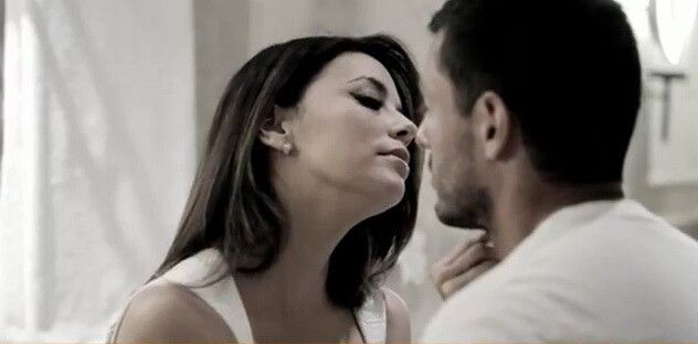 Eva Longoria ne arata cum trebuie sa se pregateasca barbatii pentru Valentine's Day: VIDEO