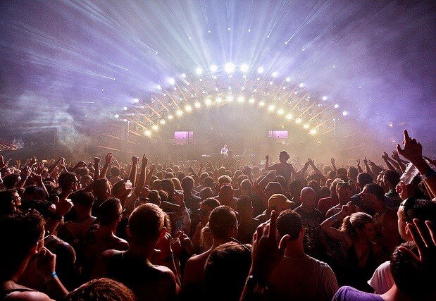 Electric Castel, Godsmack, Toto si multe party-uri in aer lier: Ce facem in weekend
