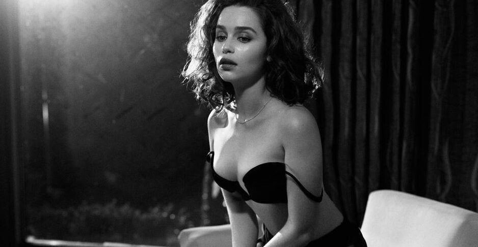 Emilia Clarke a fost desemnata cea mai sexy femeie in viata de revista Esquire