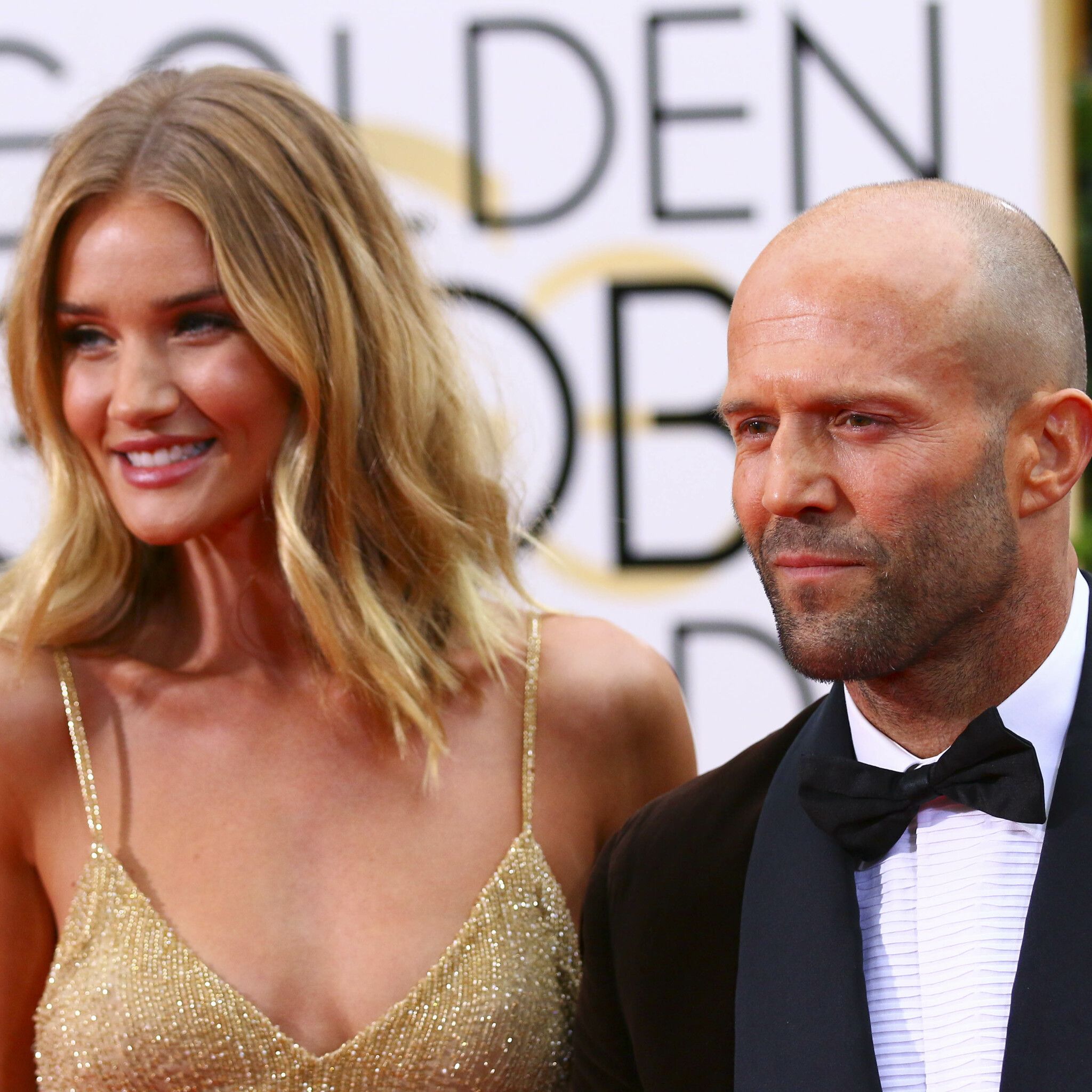 S-a logodit?! Cum a aparut Jason Statham la Globurile de Aur
