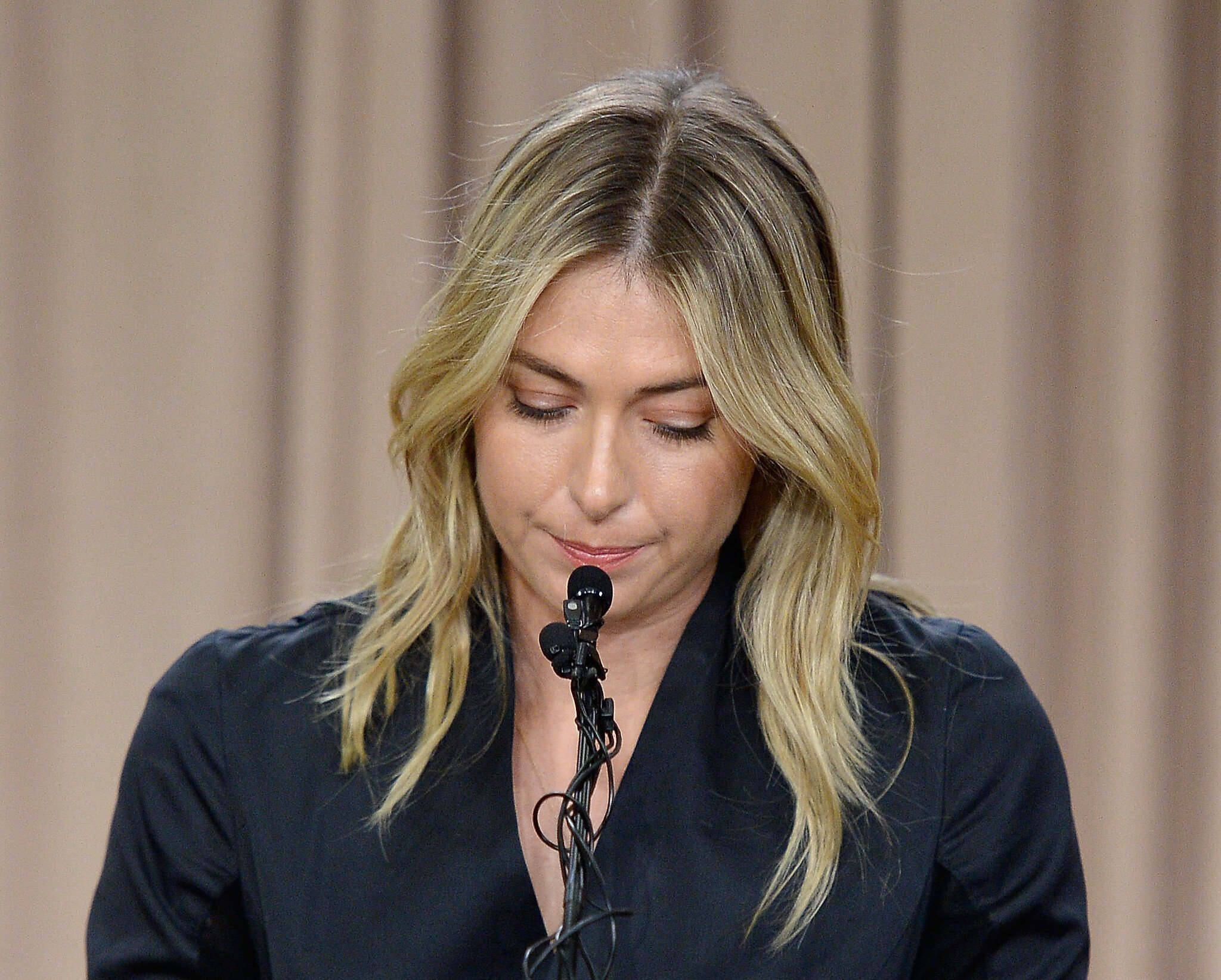 Soc in lumea tenisului: Sharapova a recunoscut ca a fost depistata pozitiv. Dezastrul inregistrat pe plan financiar in primele nici 24 de ore