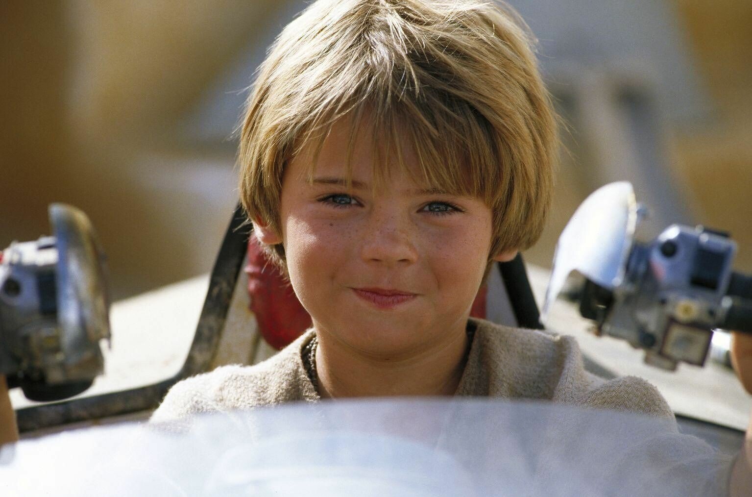 Il mai tii minte pe pustiul adorabil din primul episod din Star Wars? Actorul are probleme grave cu legea! Ce s-a intamplat