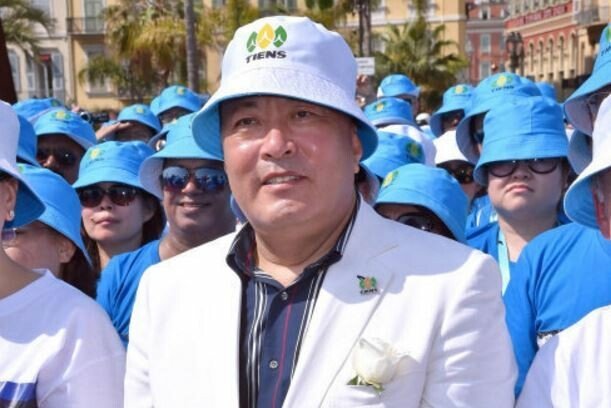 Patronul chinez care si-a dus cei 6.400 de angajati in excursie le-a facut acestora o noua surpriza! De data asta a platit 5.5 milioane de dolari