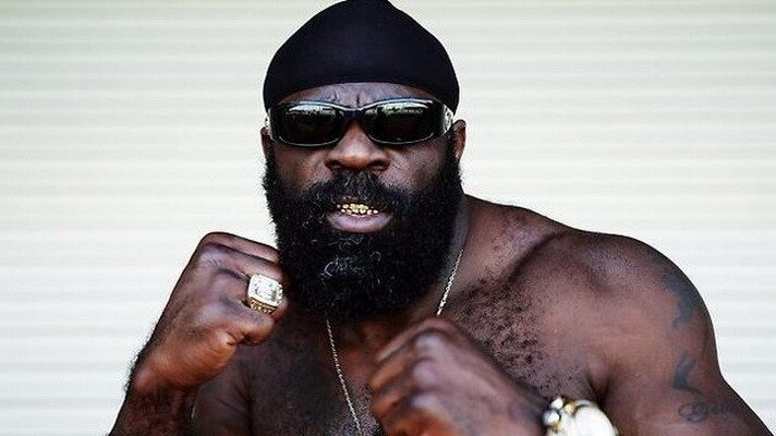 Povestea celui mai tare luptator de strada: a locuit intr-o masina si s-a batut pentru prima data la 13 ani! Cum a ajuns Kimbo Slice o figura celebra in MMA