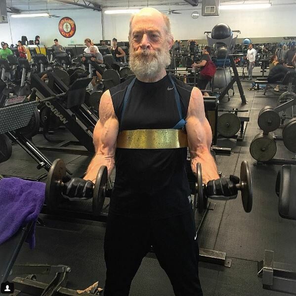 FABULOS! Un actor de Oscar s-a transformat la 61 de ani! Cum arata dupa ce s-a apucat de sala pentru un rol