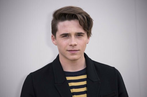 Abia si-a luat permisul de conducere, dar prima lui masina e incredibila. Ce bolid conduce Brooklyn Beckham la doar 17 ani