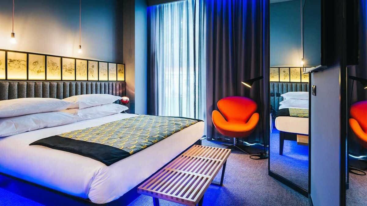 Cat te costa sa dormi o noapte in hotelul lui Cristiano Ronaldo. Starul Realului a deschis un complex superb in Madeira