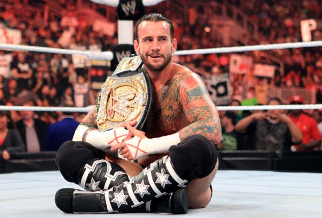 Suma castigata de CM Punk dupa debutul dezastruos in UFC: fostul wrestler a castigat 3.000 dolari pe secunda! Premiul total