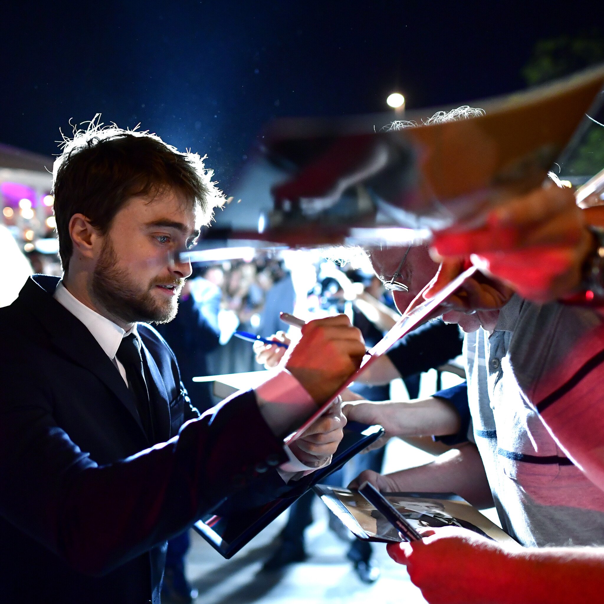 A castigat zeci de milioane de dolari din Harry Potter, dar a surprins pe toata lumea! Ce a facut Daniel Radcliffe cu banii